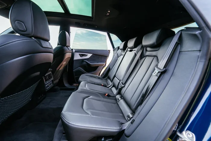 Does the Q8 Come with a Third Row