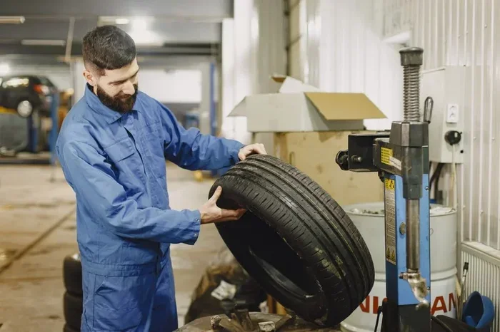 How to Choose the Best Tire Machine for Your Garage
