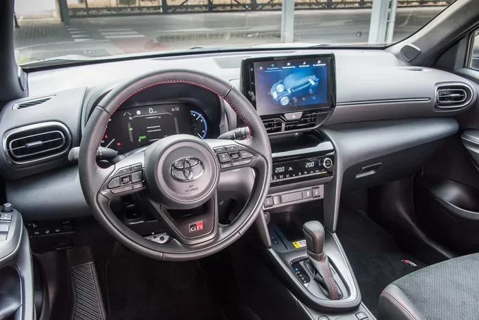 How Do I Easily Change Click Time on Toyota Yaris Cross